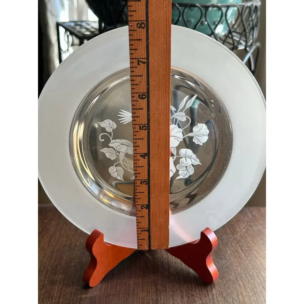 4 new Avon Hummingbird Crystal Dessert Salad Plates In Box gift